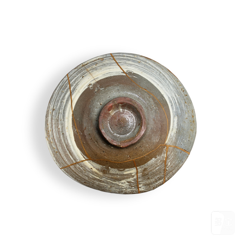 A white-painted hake-me tea bowl, Korea, Joseon dynasty, 16th century | 韓國 朝鮮王朝 十六世紀 刷毛目茶盌 - 图5